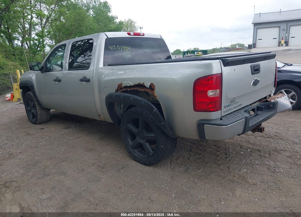 2011 CHEVROLET SILVERADO 1500 LT VIN: 3GCPKSE36BG137658