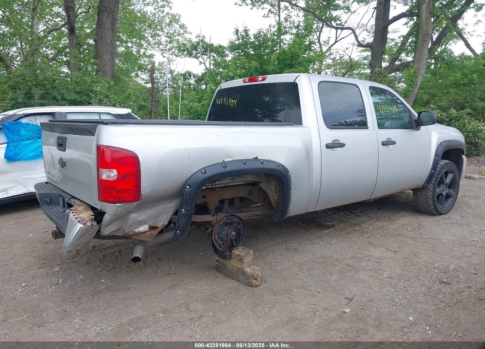 2011 CHEVROLET SILVERADO 1500 LT VIN: 3GCPKSE36BG137658
