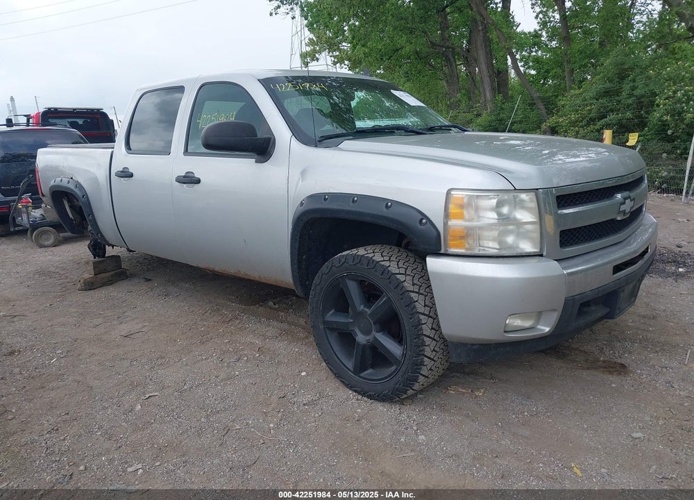 2011 CHEVROLET SILVERADO 1500 LT VIN: 3GCPKSE36BG137658