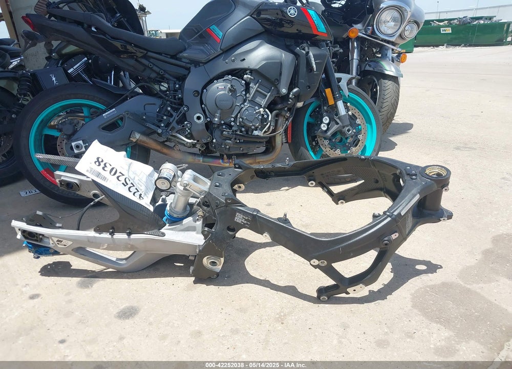 2024 BMW M 1000 RR VIN: WB10P0302R6J64784