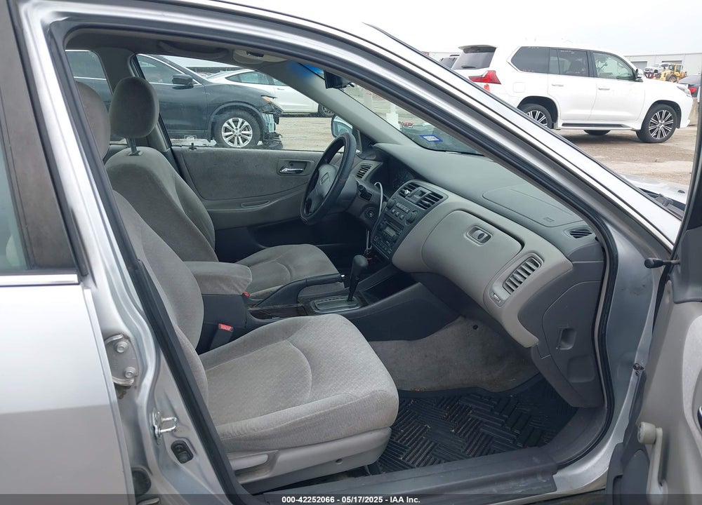2002 HONDA ACCORD 2.3 VP VIN: 1HGCF86612A091753