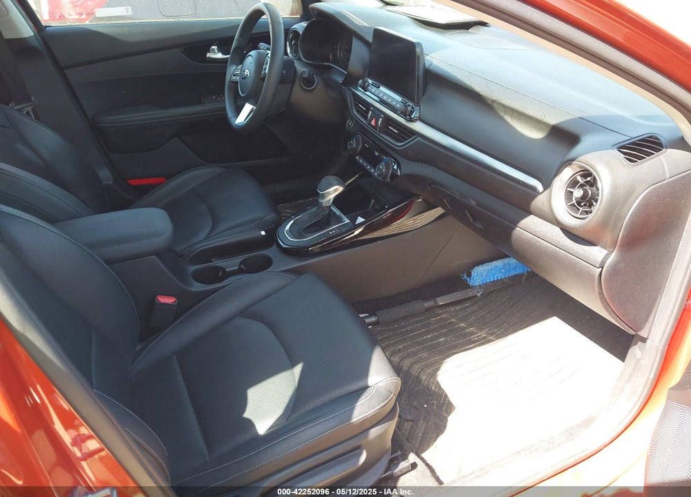 2019 KIA FORTE VIN: 3KPF54AD4KE068588