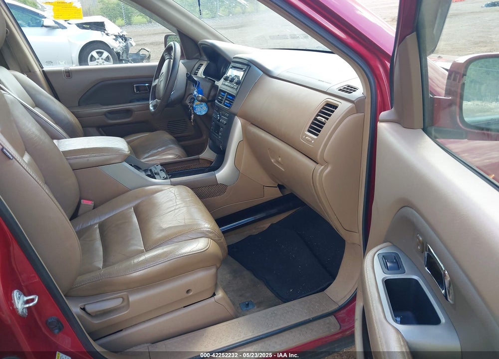 2006 HONDA PILOT EX-L VIN: 5FNYF18596B000449