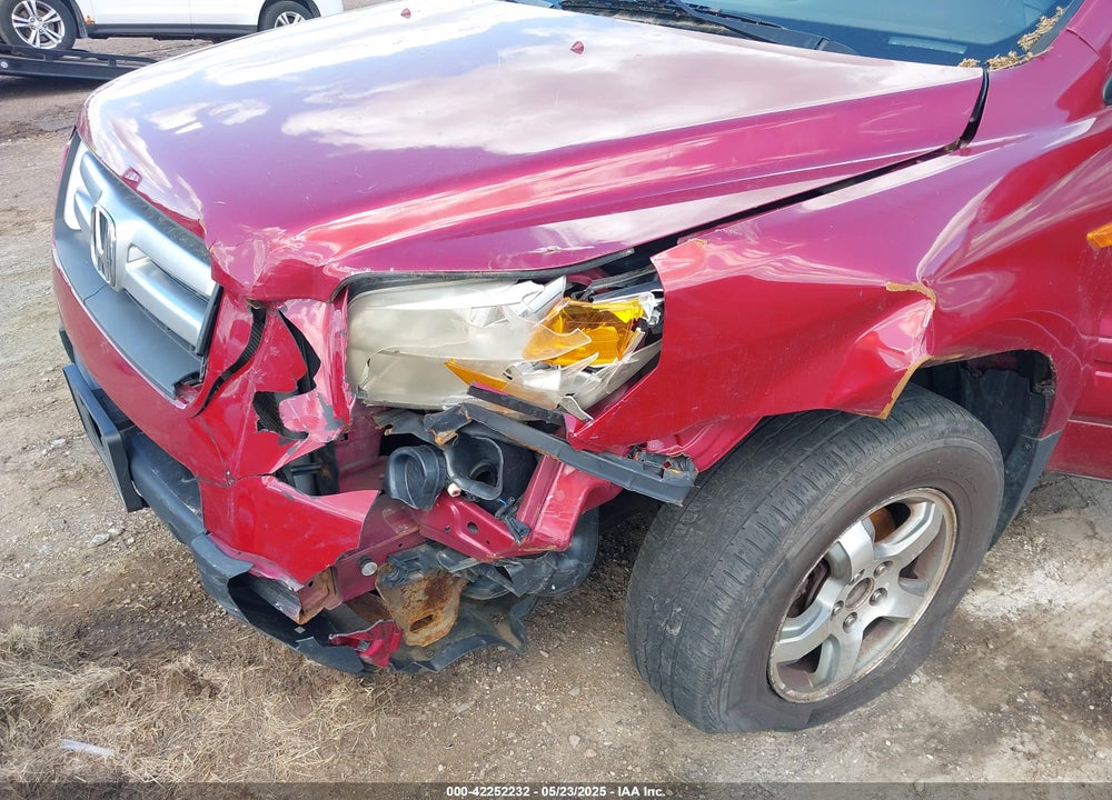 2006 HONDA PILOT EX-L VIN: 5FNYF18596B000449
