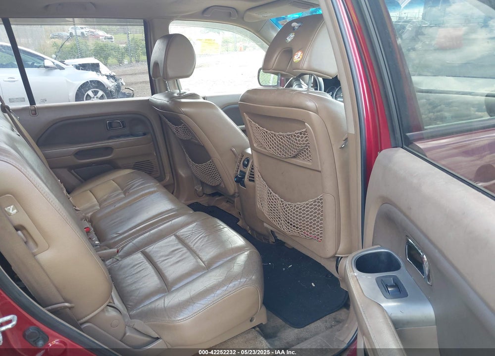 2006 HONDA PILOT EX-L VIN: 5FNYF18596B000449