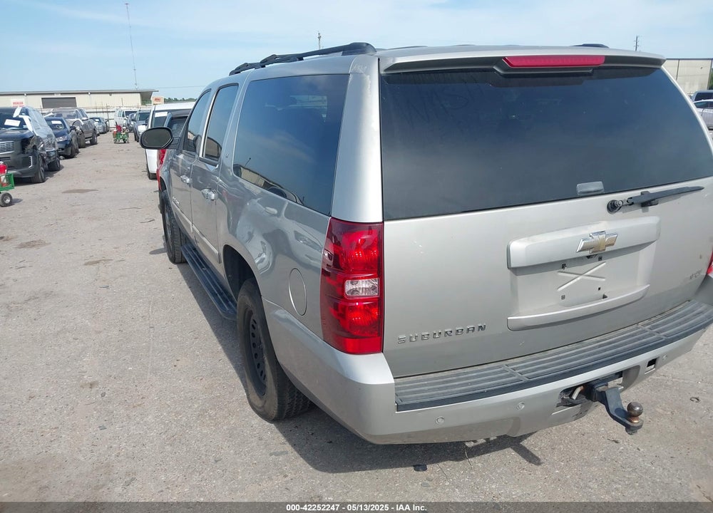2008 CHEVROLET SUBURBAN VIN: 3GNFC16J88G209055