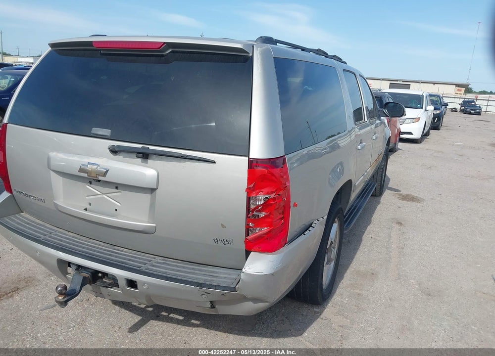 2008 CHEVROLET SUBURBAN VIN: 3GNFC16J88G209055