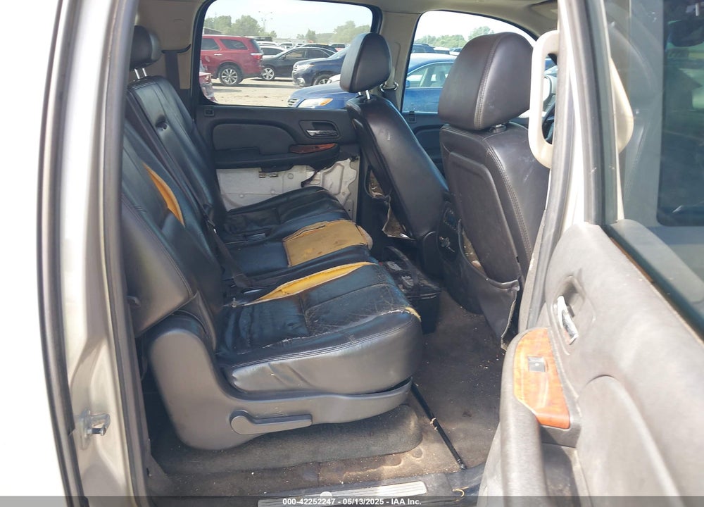 2008 CHEVROLET SUBURBAN VIN: 3GNFC16J88G209055