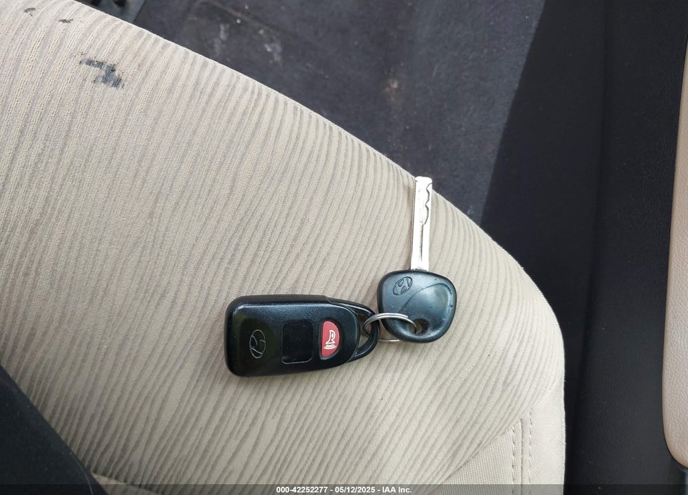 2011 HYUNDAI SONATA VIN: 5NPEB4AC2BH269543