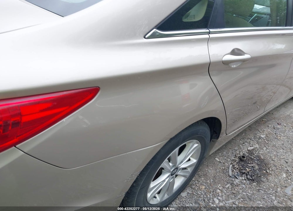 2011 HYUNDAI SONATA VIN: 5NPEB4AC2BH269543