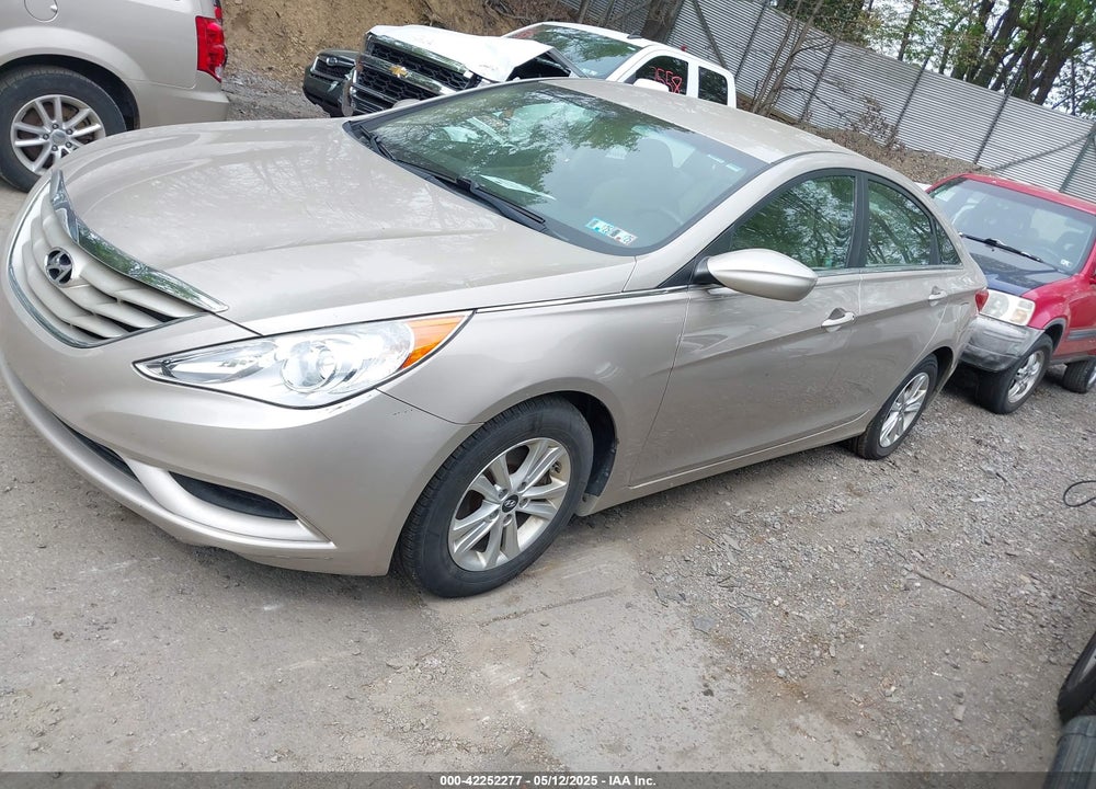 2011 HYUNDAI SONATA VIN: 5NPEB4AC2BH269543