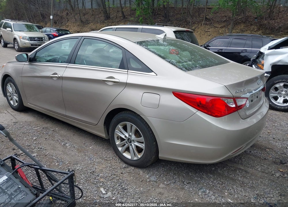 2011 HYUNDAI SONATA VIN: 5NPEB4AC2BH269543