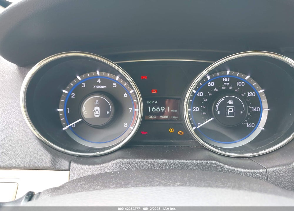 2011 HYUNDAI SONATA VIN: 5NPEB4AC2BH269543