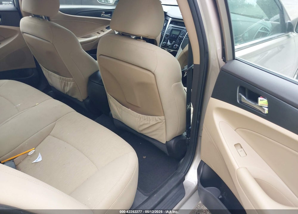 2011 HYUNDAI SONATA VIN: 5NPEB4AC2BH269543