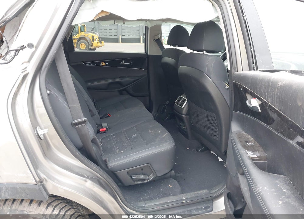 2018 KIA SORENTO VIN: 5XYPGDA53JG370995