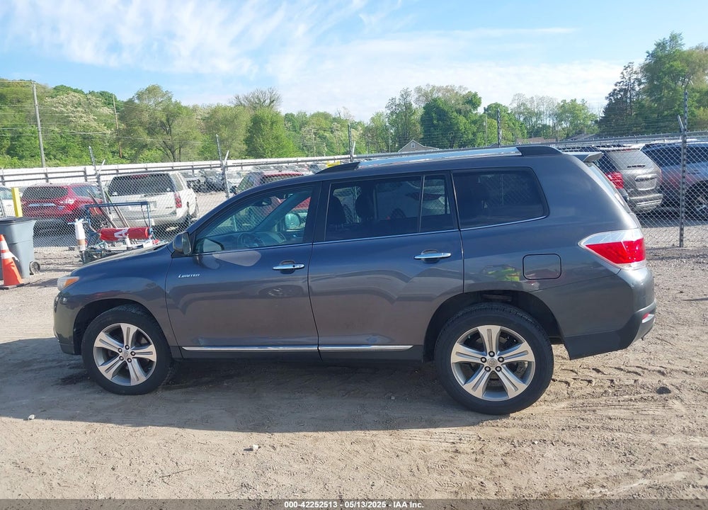 2011 TOYOTA HIGHLANDER LIMITED V6 VIN: 5TDDK3EH7BS068694