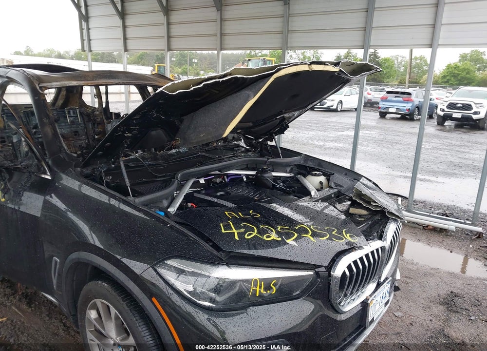 2022 BMW X5 VIN: 5UXCR6C04N9K85076