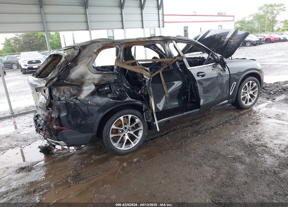 2022 BMW X5 VIN: 5UXCR6C04N9K85076