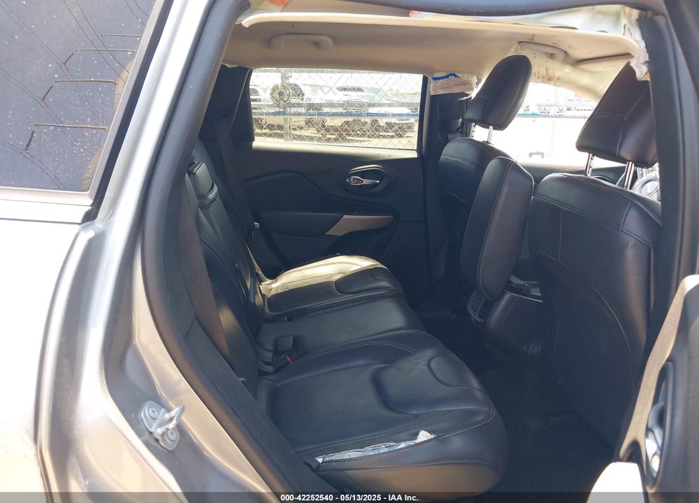 2017 JEEP CHEROKEE VIN: 1C4PJMDS6HW594035
