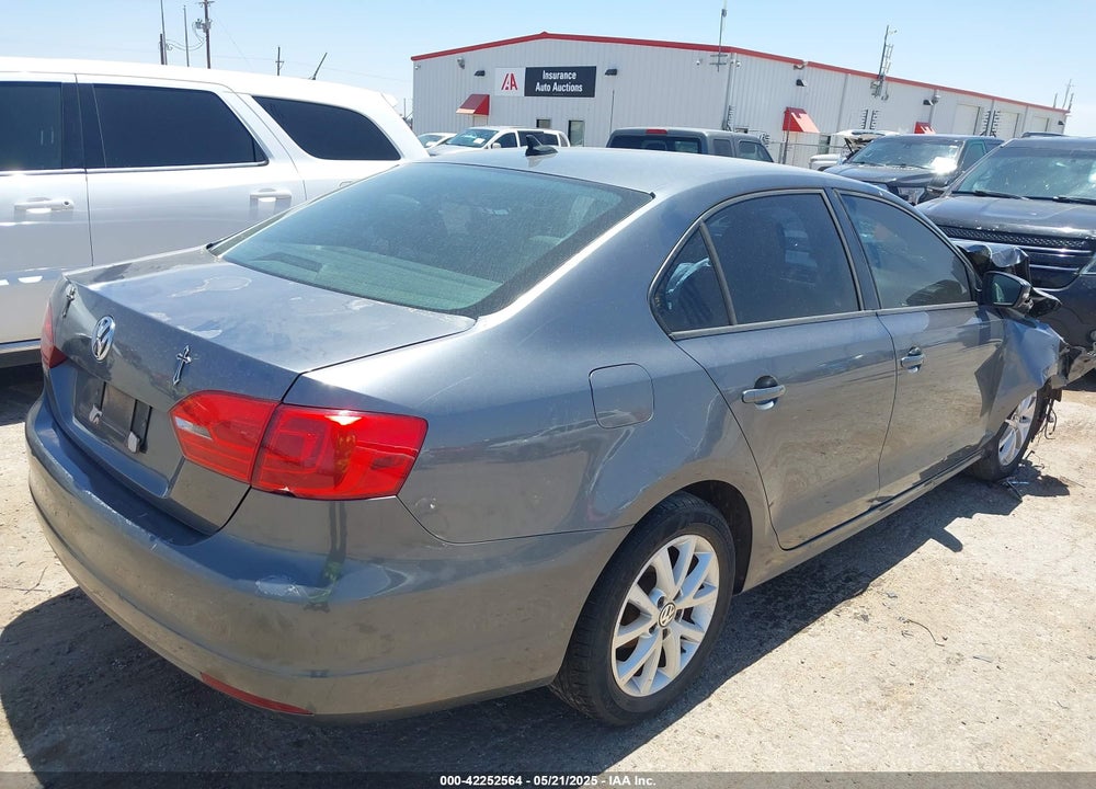2012 VOLKSWAGEN JETTA VIN: 3VWDX7AJXCM411370