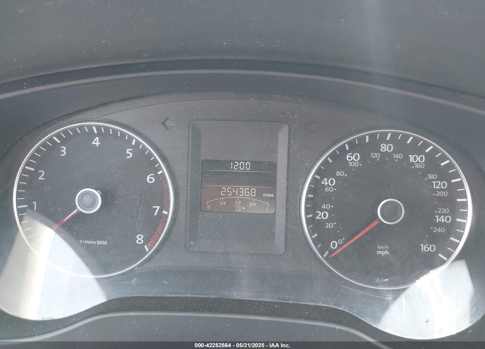 2012 VOLKSWAGEN JETTA VIN: 3VWDX7AJXCM411370