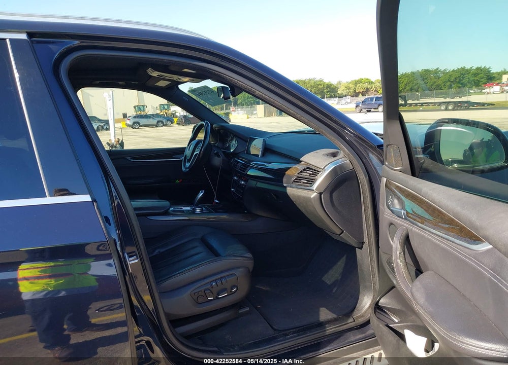 2017 BMW X5 VIN: 5UXKR2C35H0X05323