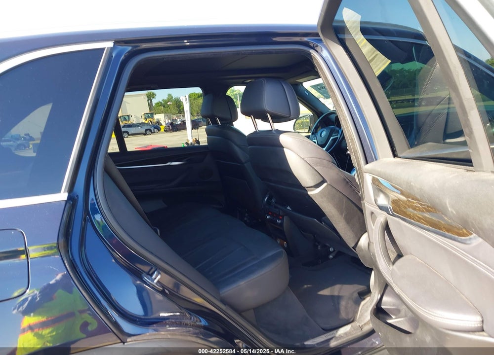 2017 BMW X5 VIN: 5UXKR2C35H0X05323