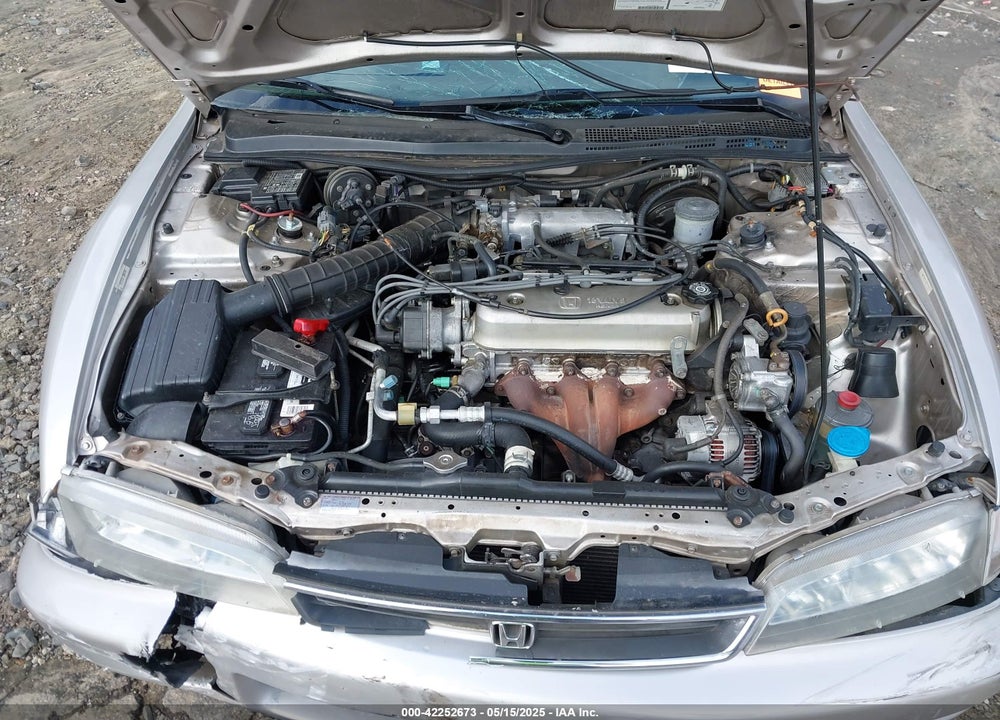 1996 HONDA ACCORD LX/EX VIN: 1HGCD563XTA267789