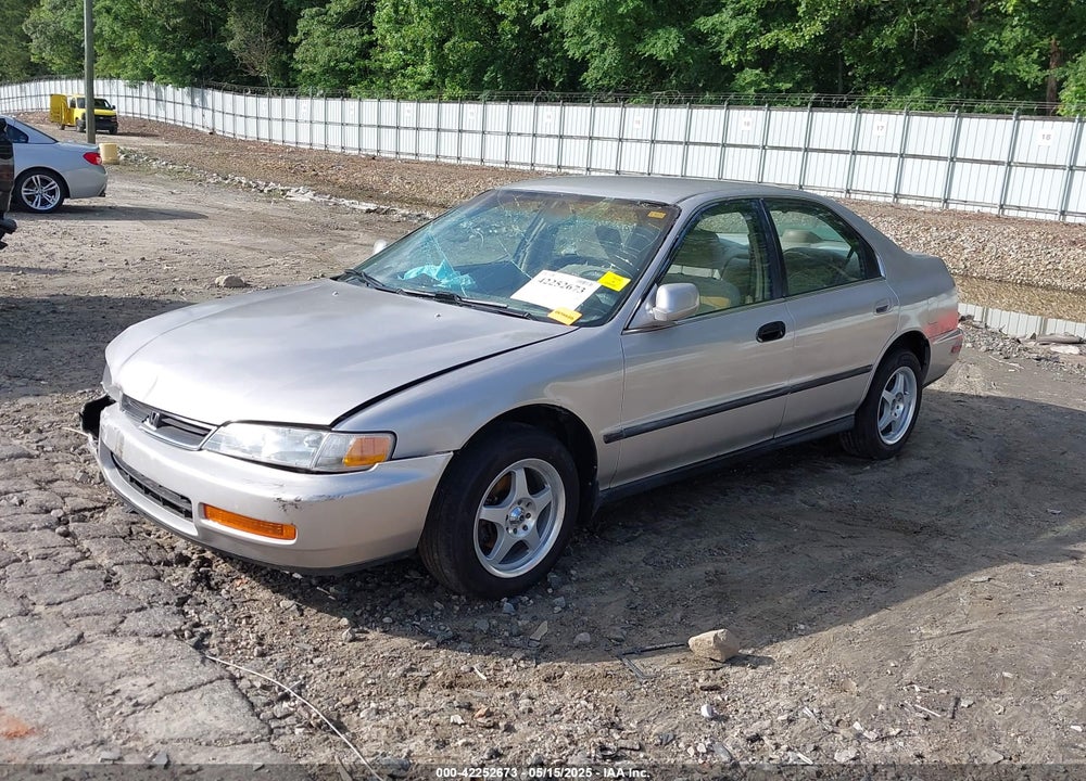 1996 HONDA ACCORD LX/EX VIN: 1HGCD563XTA267789