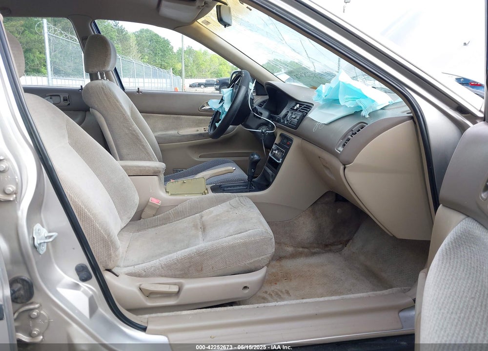 1996 HONDA ACCORD LX/EX VIN: 1HGCD563XTA267789