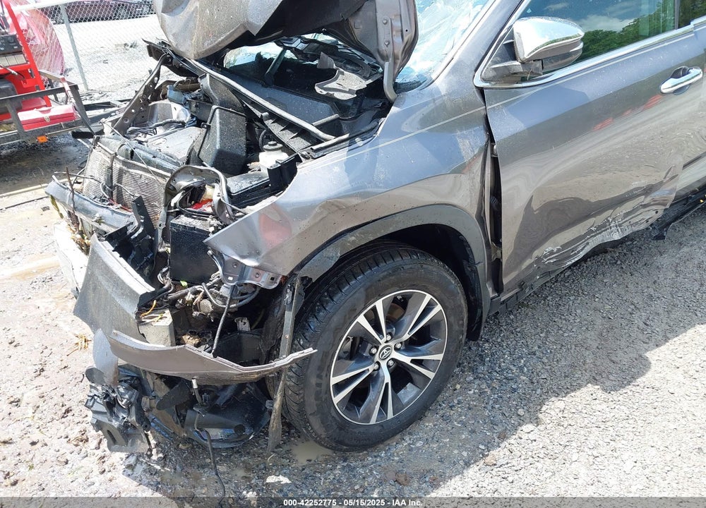 2019 TOYOTA HIGHLANDER VIN: 5TDBZRFH5KS722354