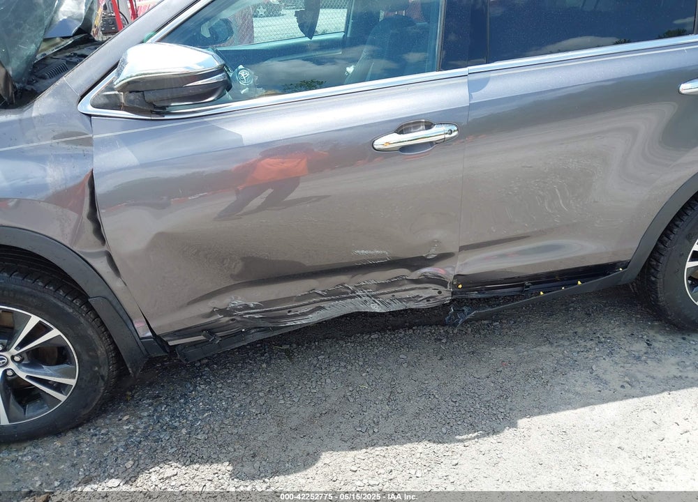 2019 TOYOTA HIGHLANDER VIN: 5TDBZRFH5KS722354