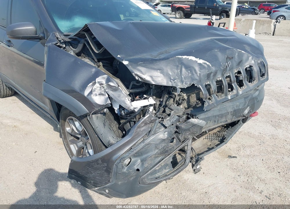 2019 CHEROKEE JEEP  TRAILHAWK ELITE 4X4 VIN: 1C4PJMBX7KD189366