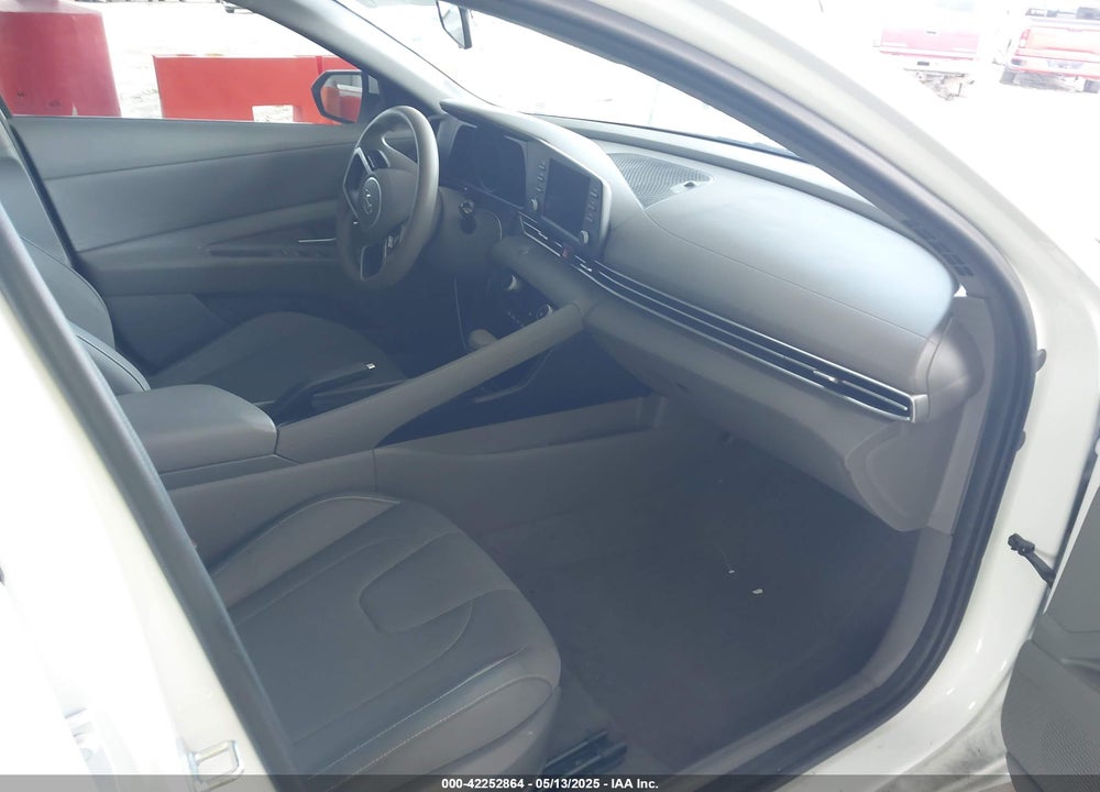 2023 HYUNDAI ELANTRA SEL VIN: 5NPLM4AG9PH104424