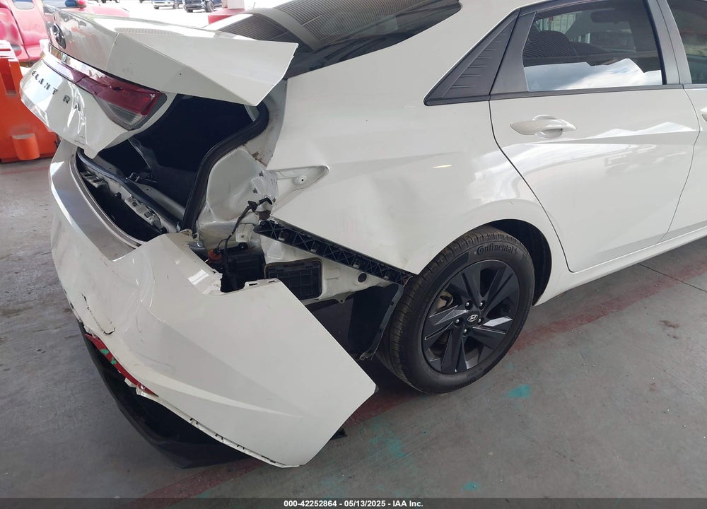 2023 HYUNDAI ELANTRA SEL VIN: 5NPLM4AG9PH104424