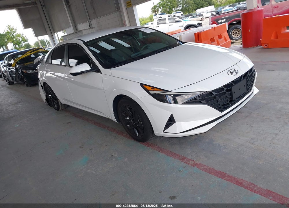 2023 HYUNDAI ELANTRA SEL VIN: 5NPLM4AG9PH104424