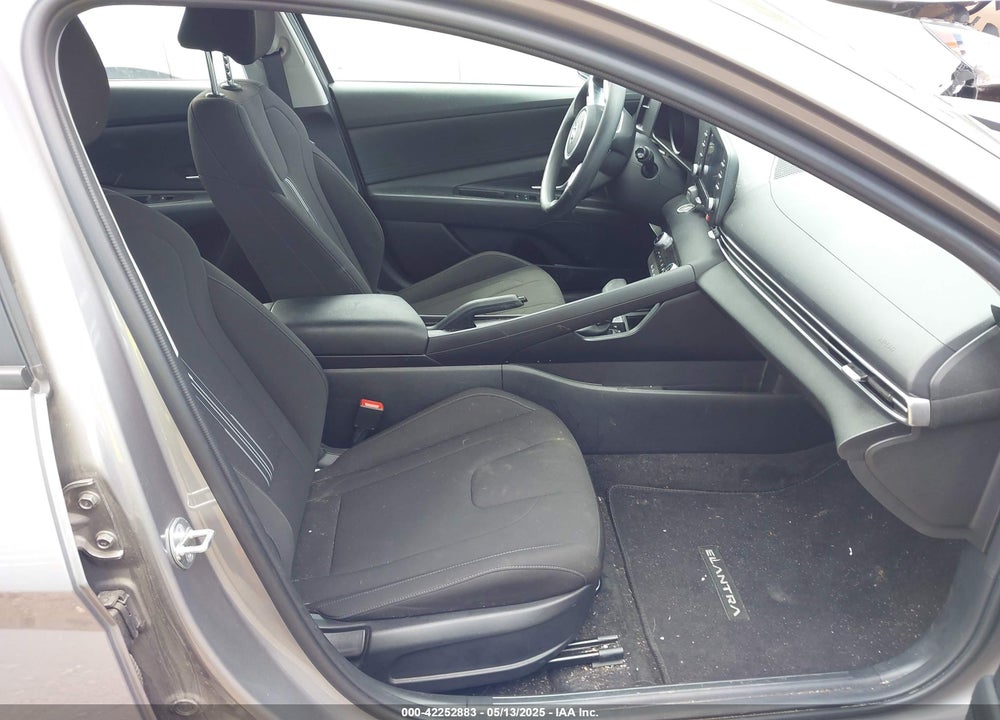 2023 HYUNDAI ELANTRA VIN: KMHLM4AG8PU555989