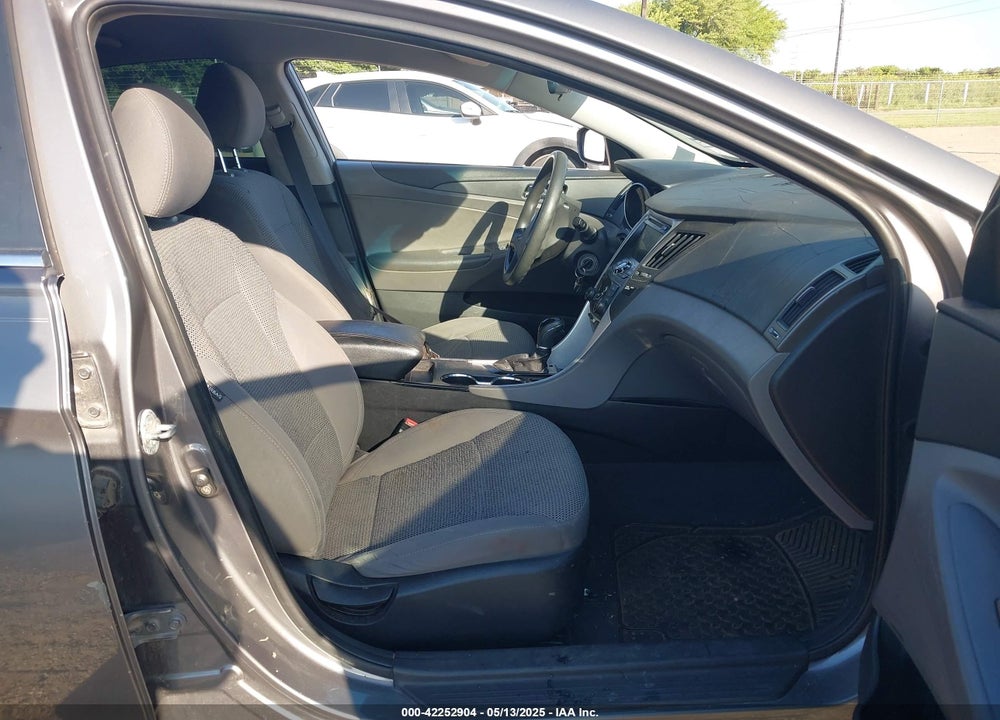 2011 HYUNDAI SONATA VIN: 5NPEB4AC6BH194989