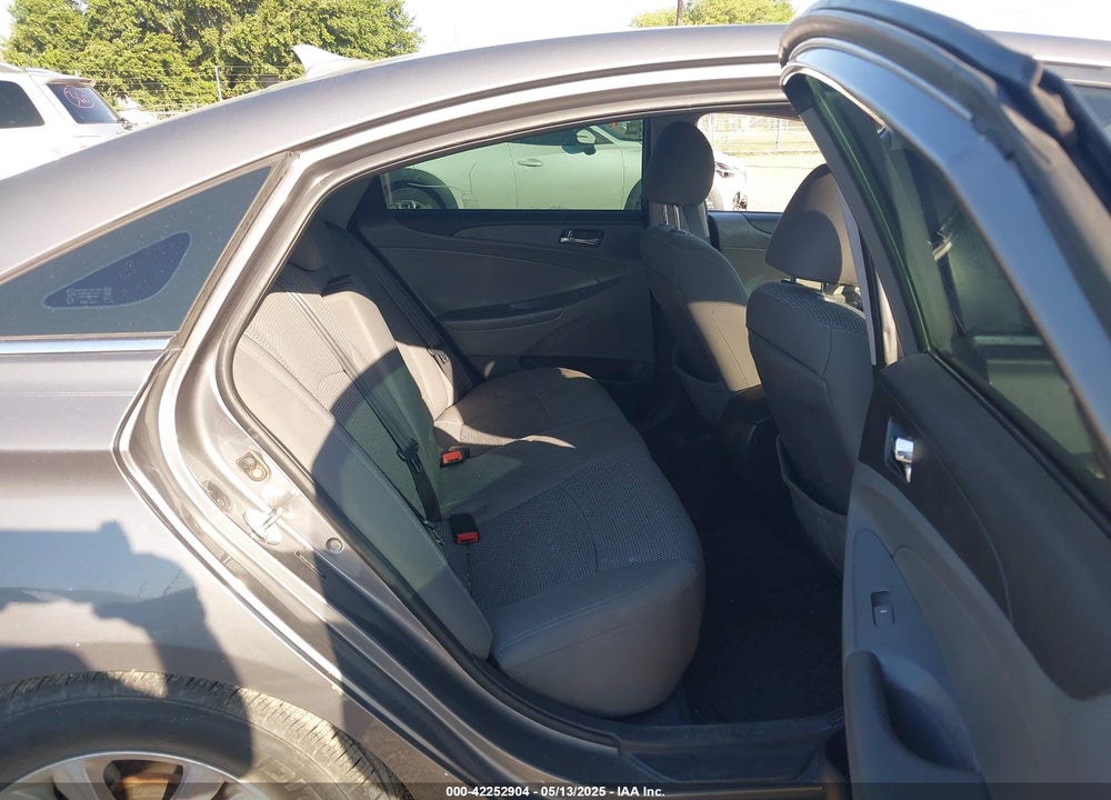 2011 HYUNDAI SONATA VIN: 5NPEB4AC6BH194989