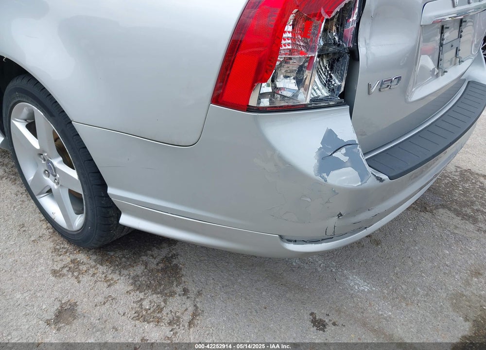 2009 VOLVO V50 T5 R-DESIGN VIN: YV1MJ672292464766