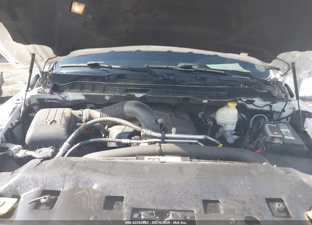2014 RAM 1500 VIN: 1C6RR7UT2ES443487