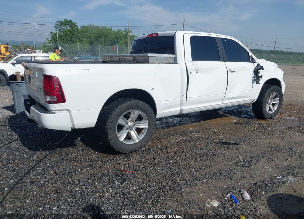2014 RAM 1500 VIN: 1C6RR7UT2ES443487