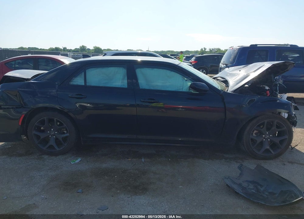 2023 CHRYSLER 300 VIN: 2C3CCADG2PH666935