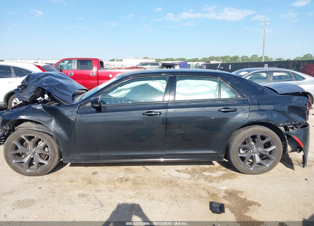 2023 CHRYSLER 300 VIN: 2C3CCADG2PH666935