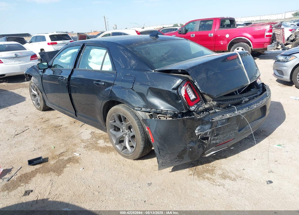 2023 CHRYSLER 300 VIN: 2C3CCADG2PH666935