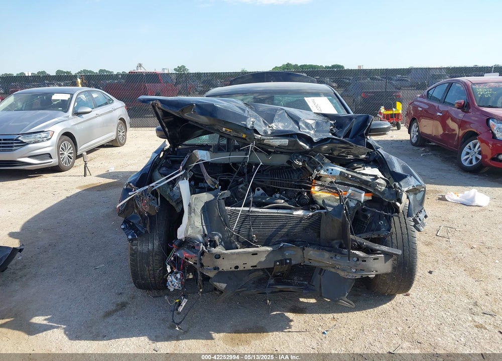 2023 CHRYSLER 300 VIN: 2C3CCADG2PH666935