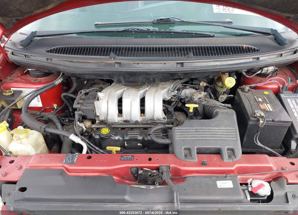 2000 DODGE GRAND CARAVAN ES VIN: 1B4GP74L5YB705834