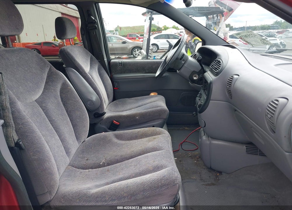 2000 DODGE GRAND CARAVAN ES VIN: 1B4GP74L5YB705834