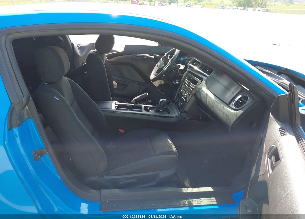 2014 FORD MUSTANG V6 VIN: 1ZVBP8AM5E5250006