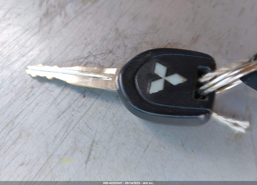 2005 MITSUBISHI OUTLANDER LS VIN: JA4LZ31F55U027499